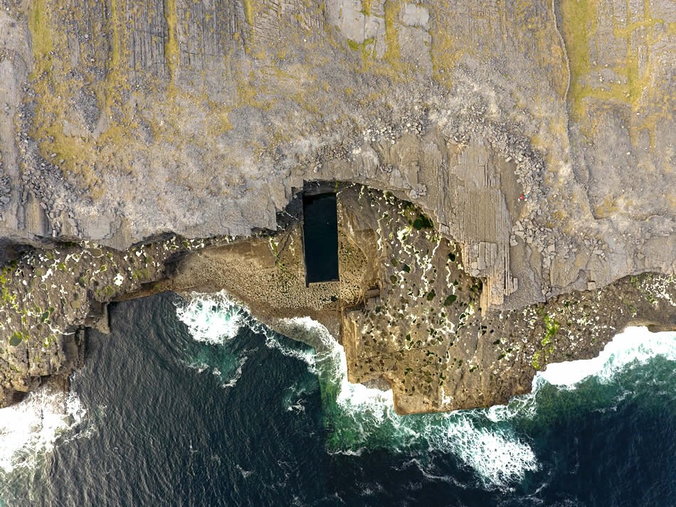 a close up of a rock